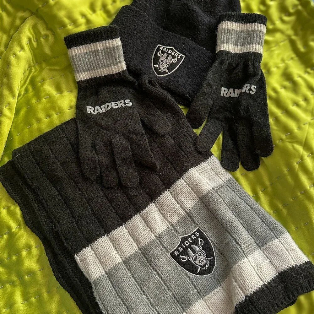 NFL Las Vegas Raiders Hat Scar and Gloves Set